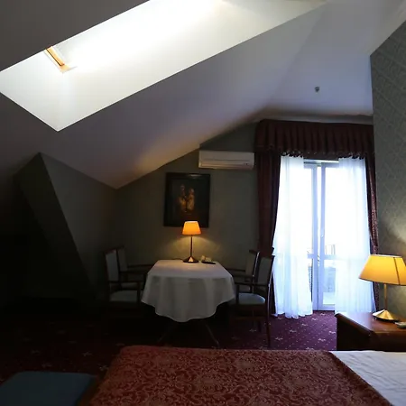 Navaria Nova Szálloda 4*